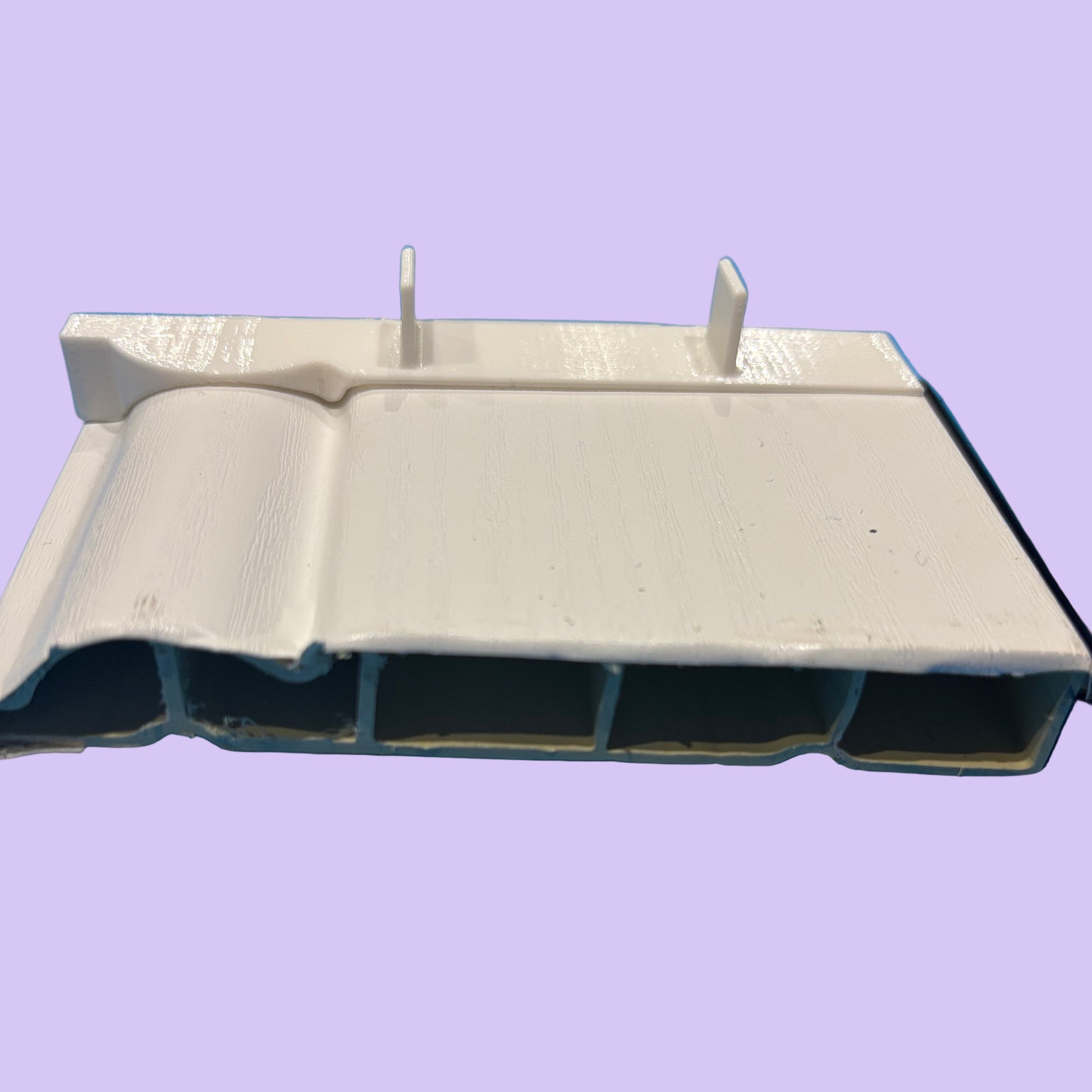 Roomline Compatible Ogee/Torus Internal 90° Corner Skirting Board Joint - Side Profile Close Up View with Skirting